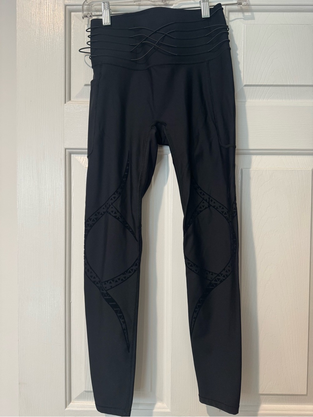 Fanka High-Waist Black Leggings with Decorative Waistband